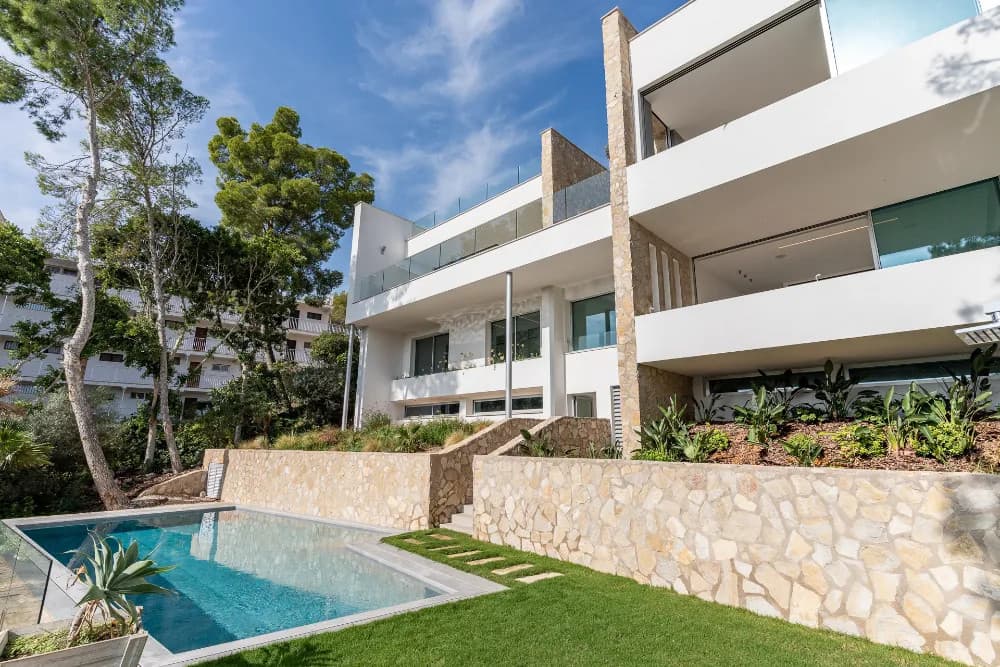 Contemporary Villa with Mediterranean Views - Gallery image 2