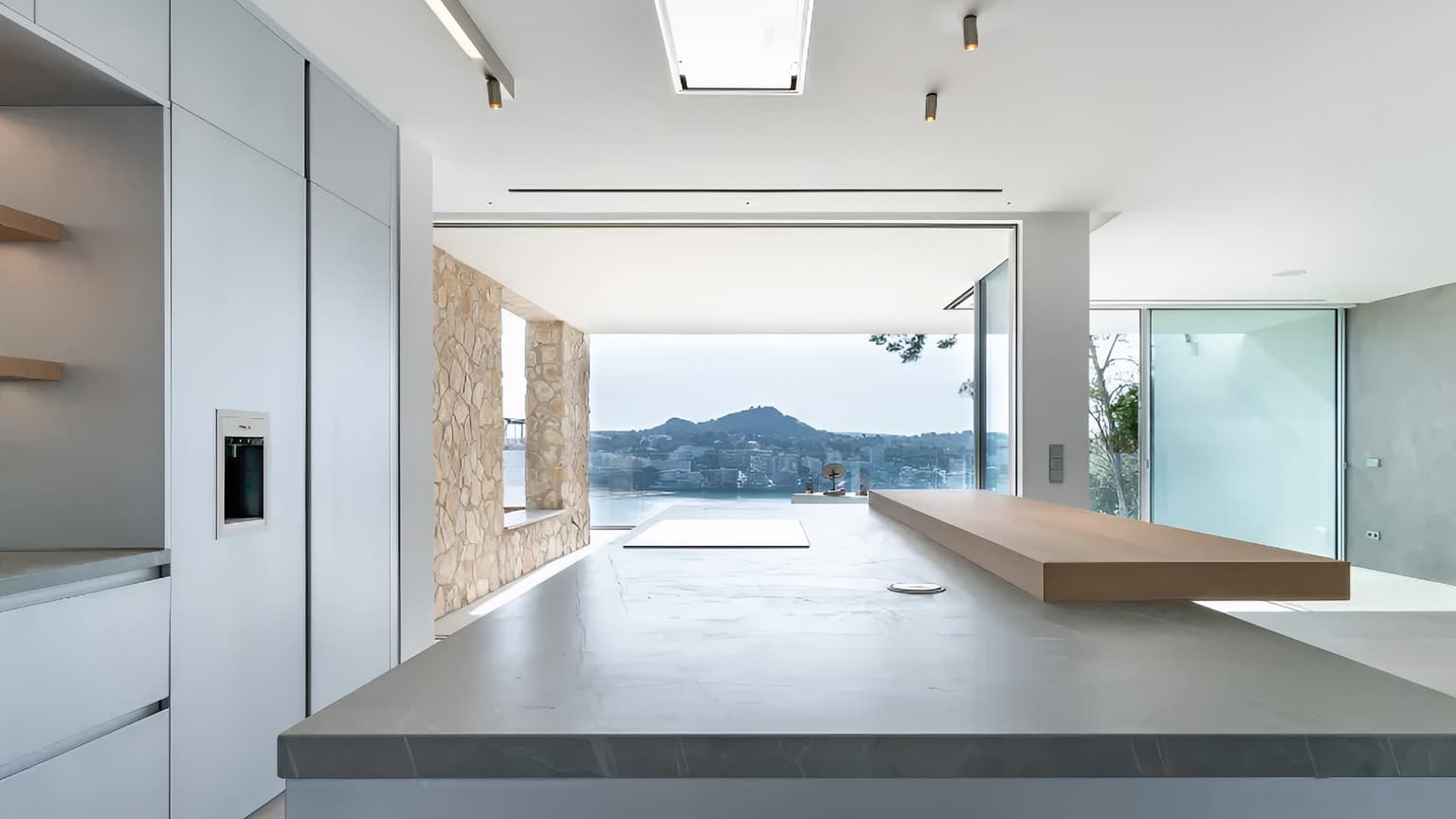 Contemporary Villa with Mediterranean Views - Gallery image 5