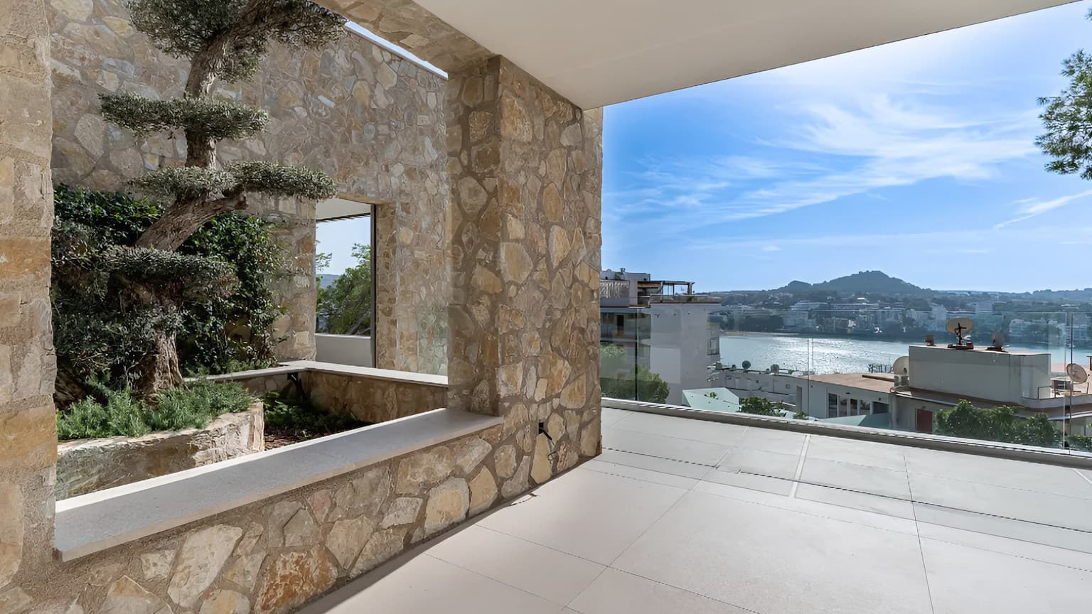 Contemporary Villa with Mediterranean Views - Gallery image 9