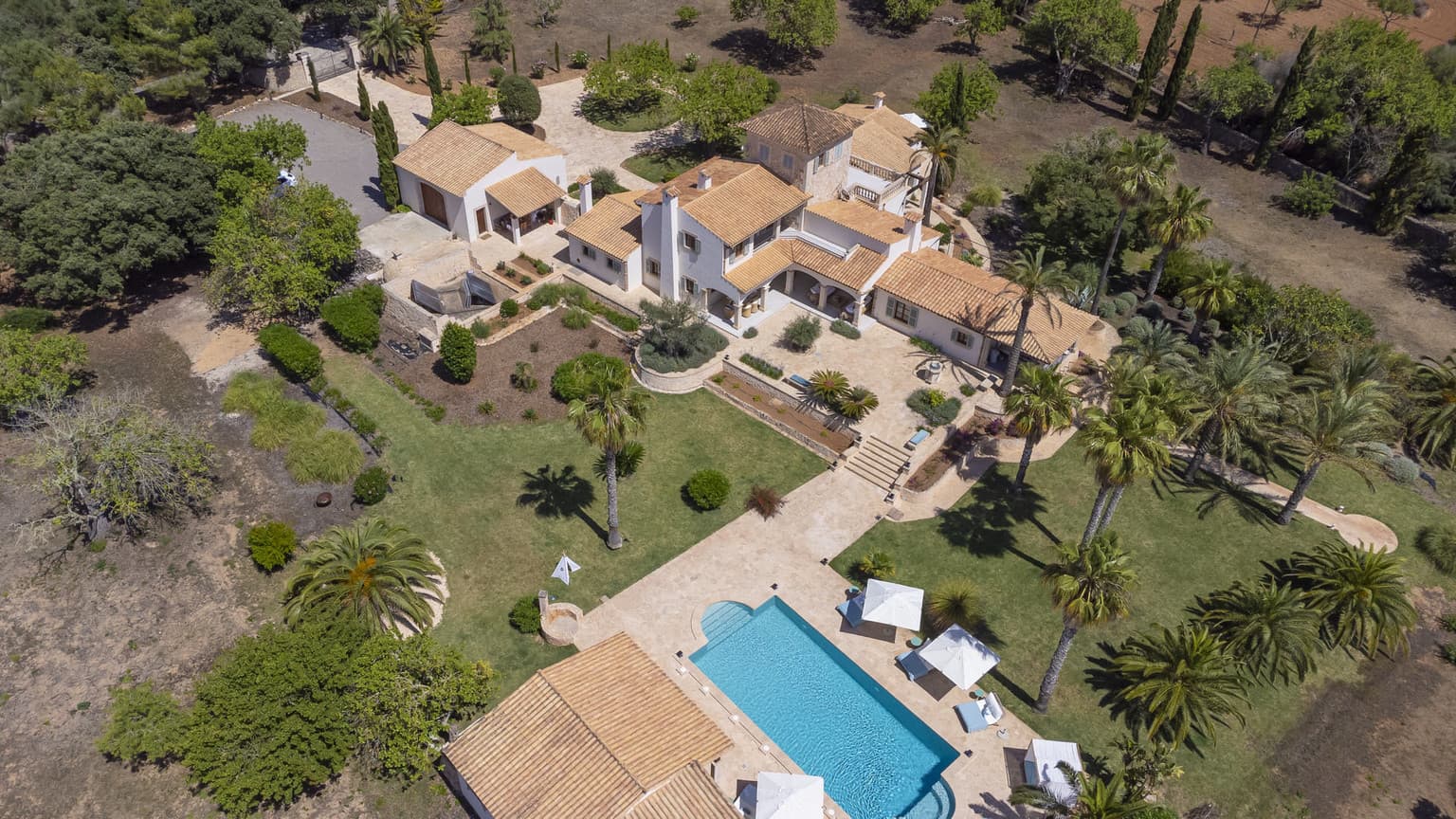 Modern Six Bedroom Finca in Sunny Felanitx - Gallery image 4