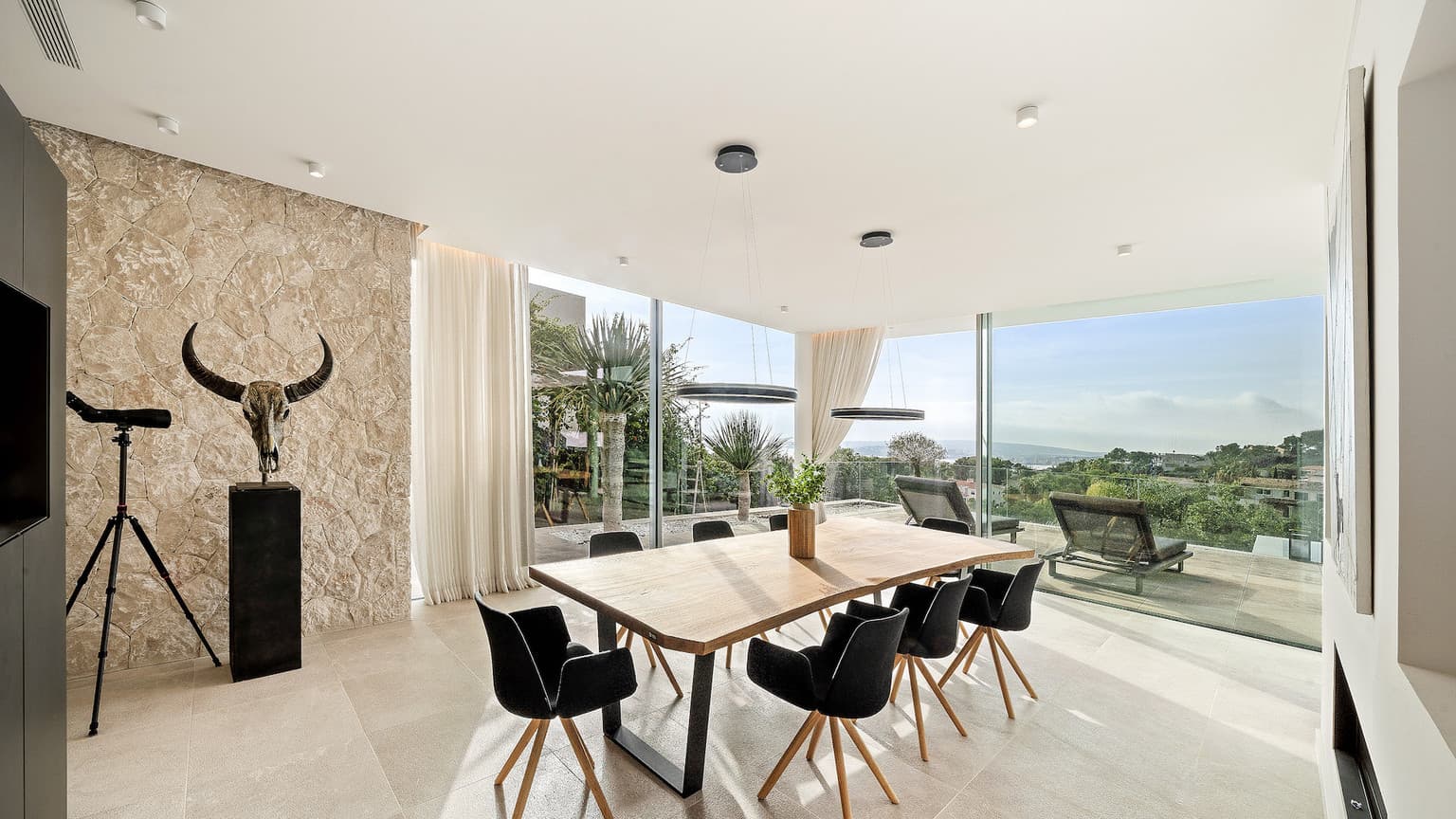 Spacious Villa with Sea Views South West Mallorca - Gallery image 11