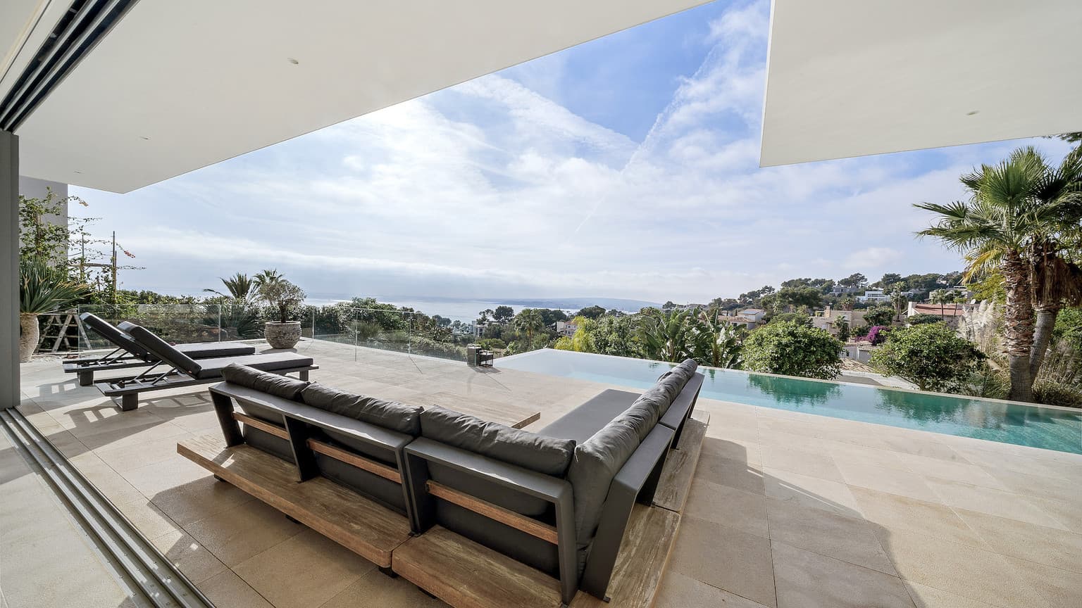 Spacious Villa with Sea Views South West Mallorca - Gallery image 3