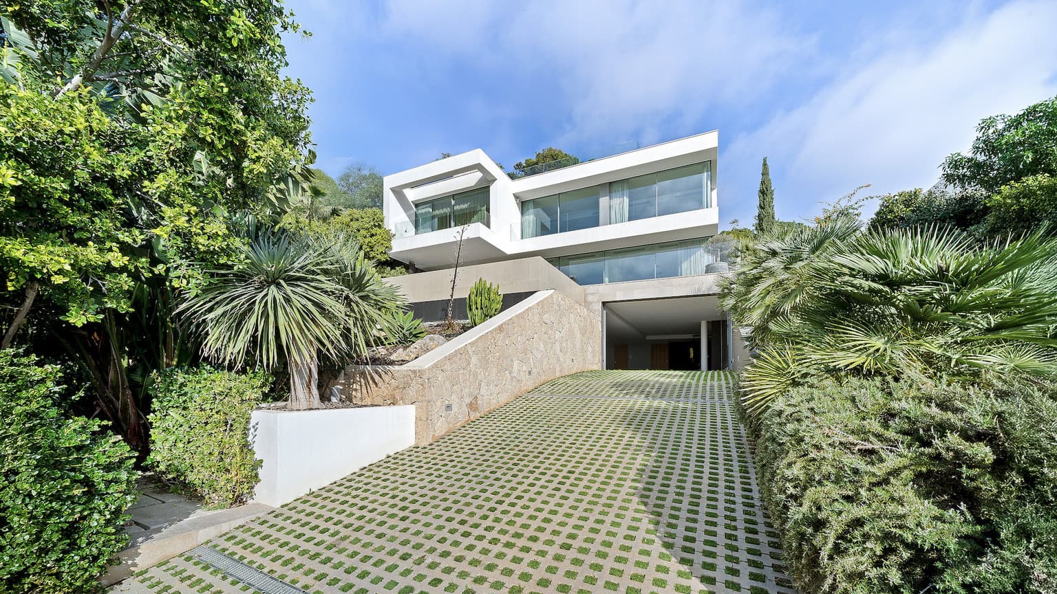 Spacious Villa with Sea Views South West Mallorca - Gallery image 2