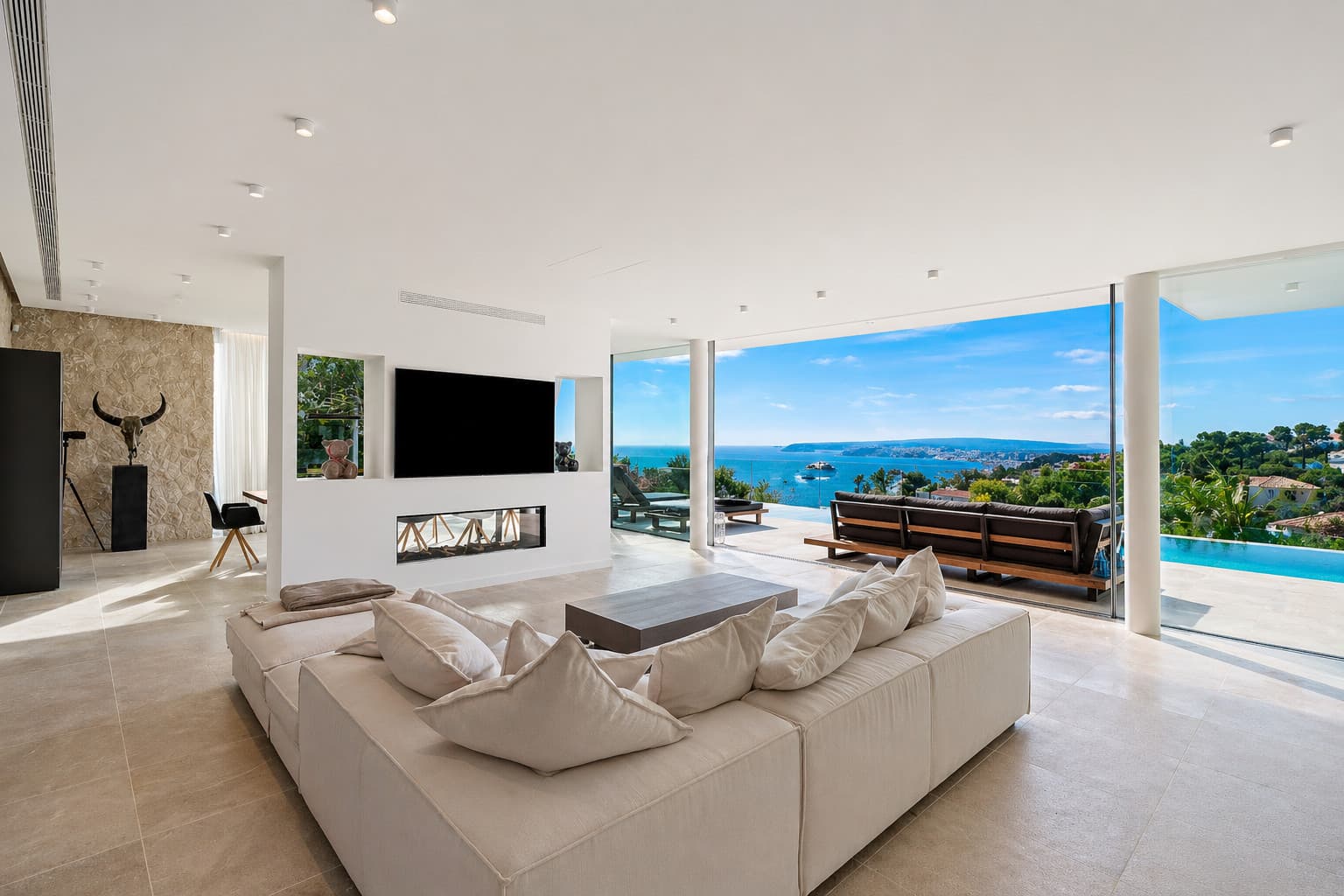 Spacious Villa with Sea Views South West Mallorca - Gallery image 3