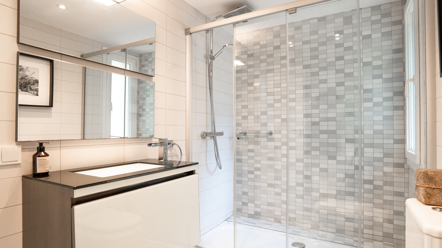 Beautiful Four Bedroom Villa in Sunny Costa Den Blanes - Gallery image 18