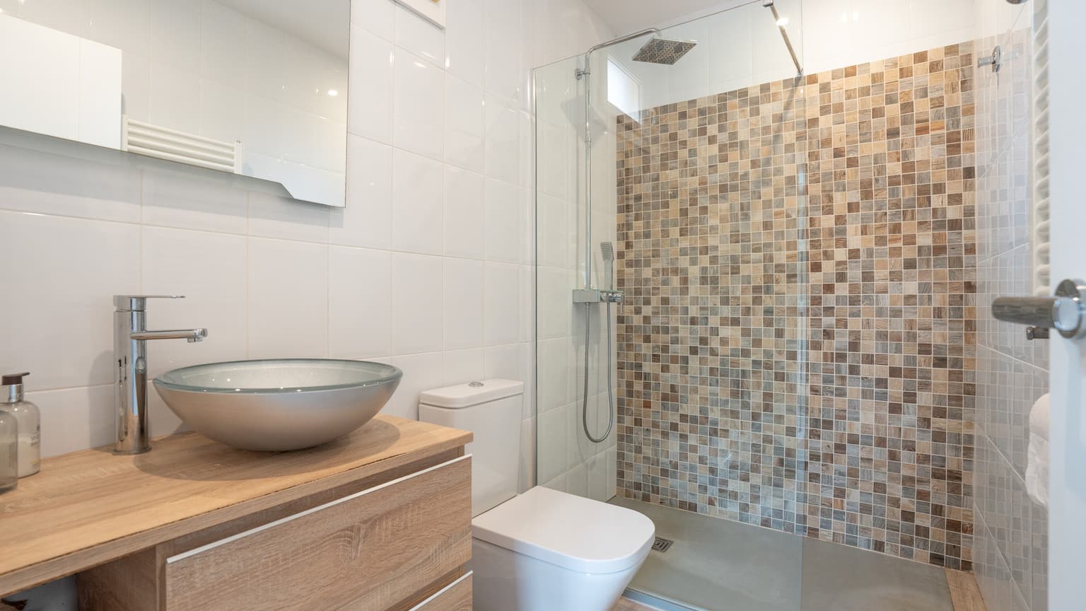 Beautiful Four Bedroom Villa in Sunny Costa Den Blanes - Gallery image 17