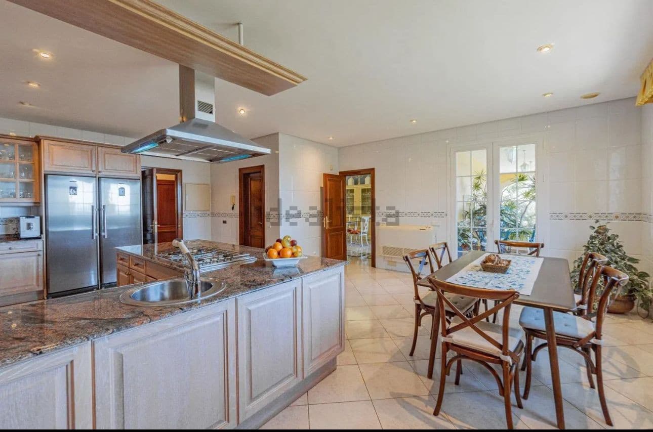 Spacious Bendinat Finca with Sea View Pool - Gallery image 6