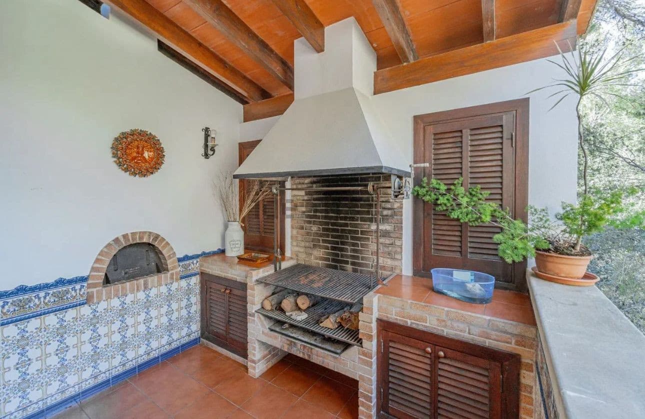 Spacious Bendinat Finca with Sea View Pool - Gallery image 19