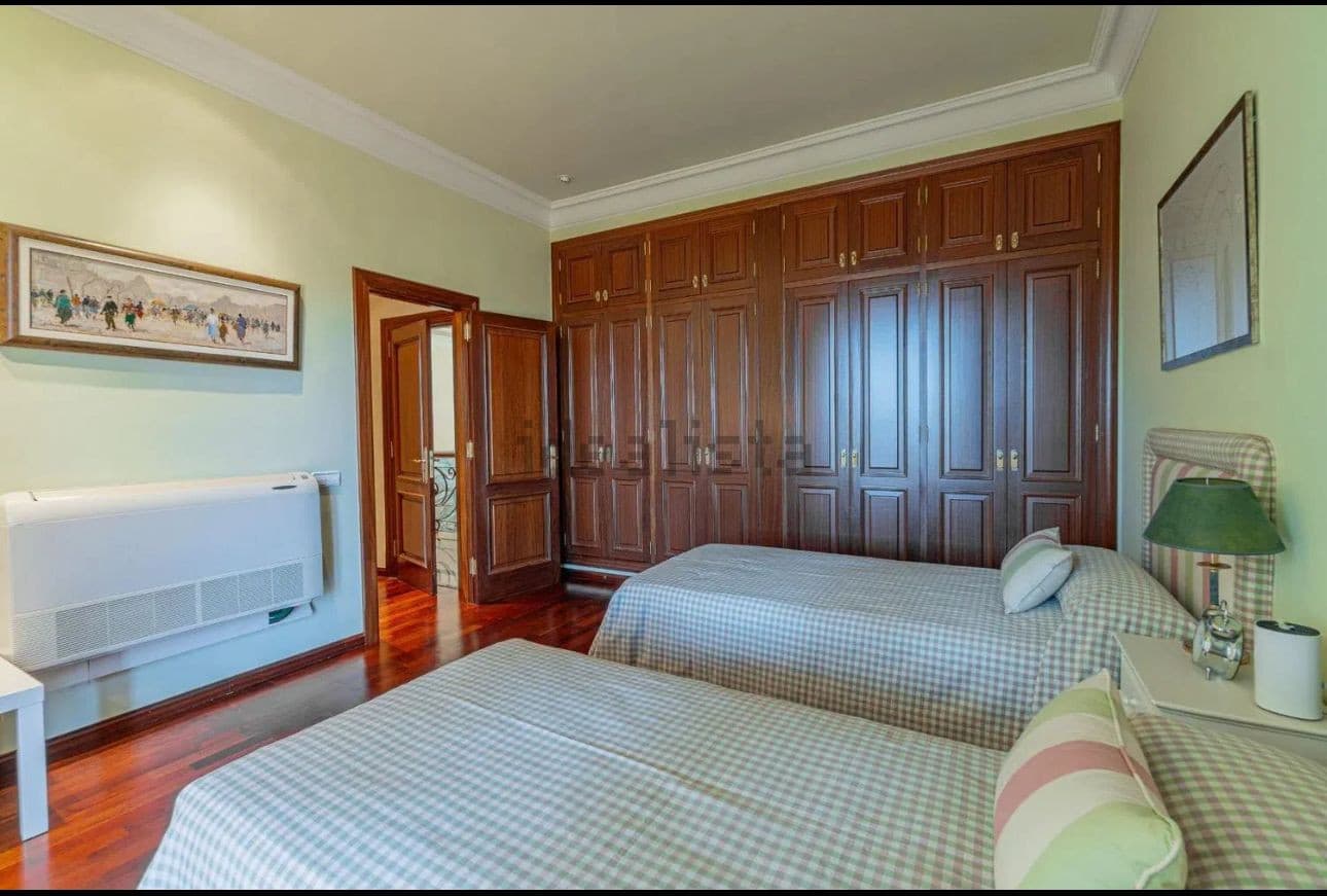 Spacious Bendinat Finca with Sea View Pool - Gallery image 32