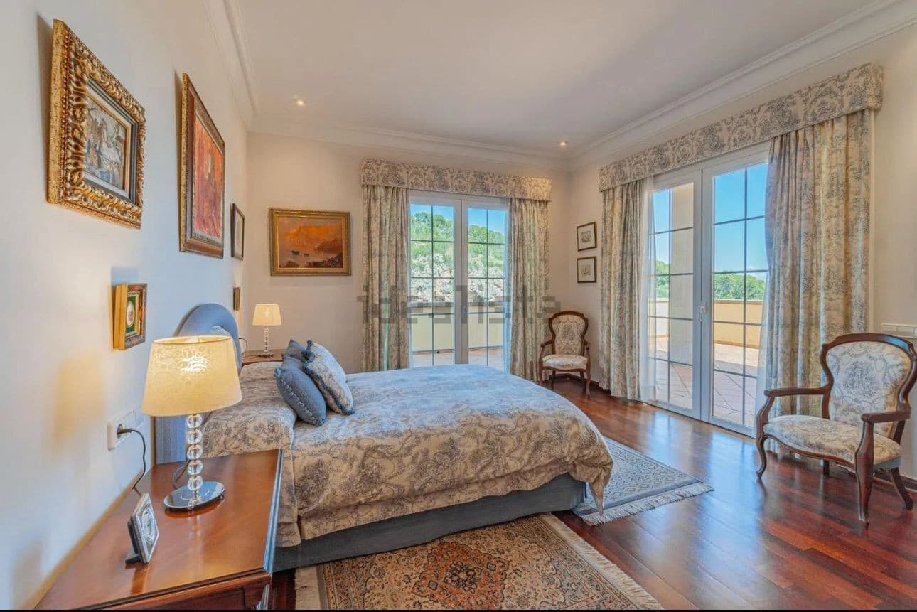 Spacious Bendinat Finca with Sea View Pool - Gallery image 27