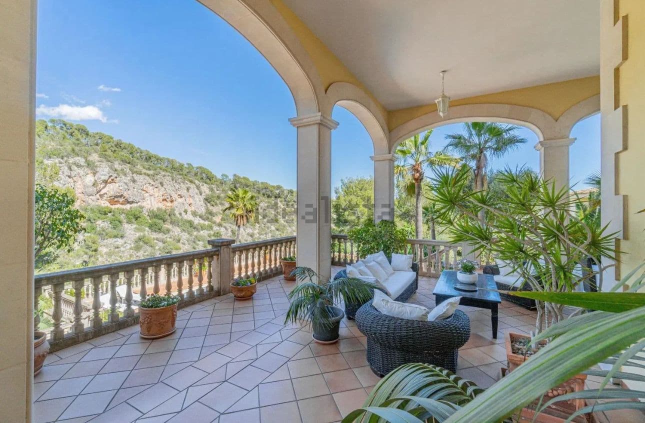 Spacious Bendinat Finca with Sea View Pool - Gallery image 33