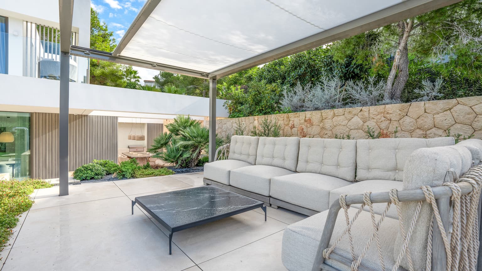 Sophisticated Luxury Villa with Mountain View in Cala Vinyes - Gallery image 3