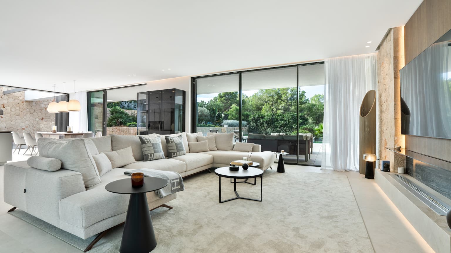 Sophisticated Luxury Villa with Mountain View in Cala Vinyes - Gallery image 11