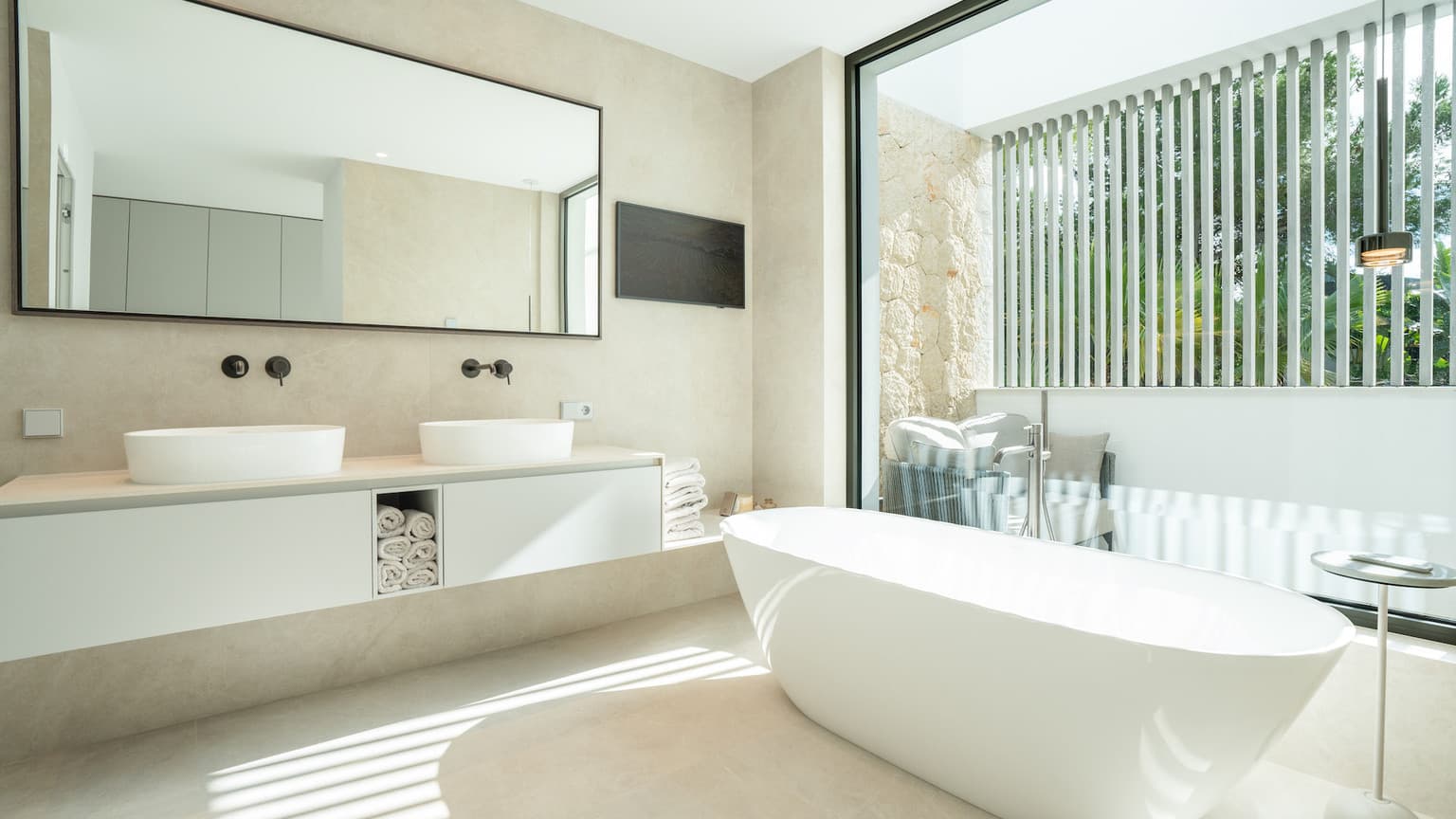 Sophisticated Luxury Villa with Mountain View in Cala Vinyes - Gallery image 18