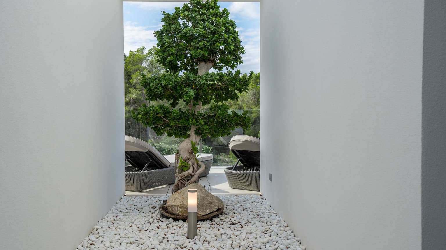 Sophisticated Luxury Villa with Mountain View in Cala Vinyes - Gallery image 38