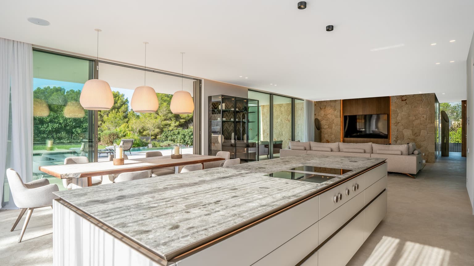 Sophisticated Luxury Villa with Mountain View in Cala Vinyes - Gallery image 13