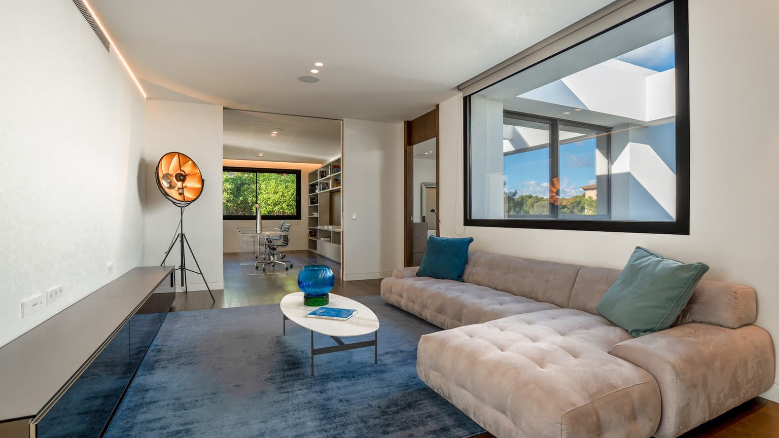 Modern Santa Ponsa Villa with Pool and Gym - Gallery image 9