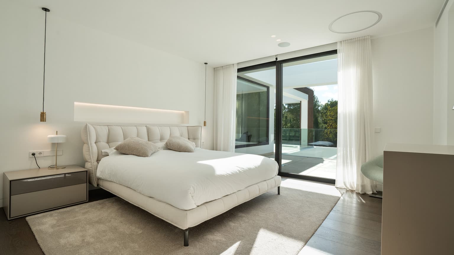 Modern Santa Ponsa Villa with Pool and Gym - Gallery image 14