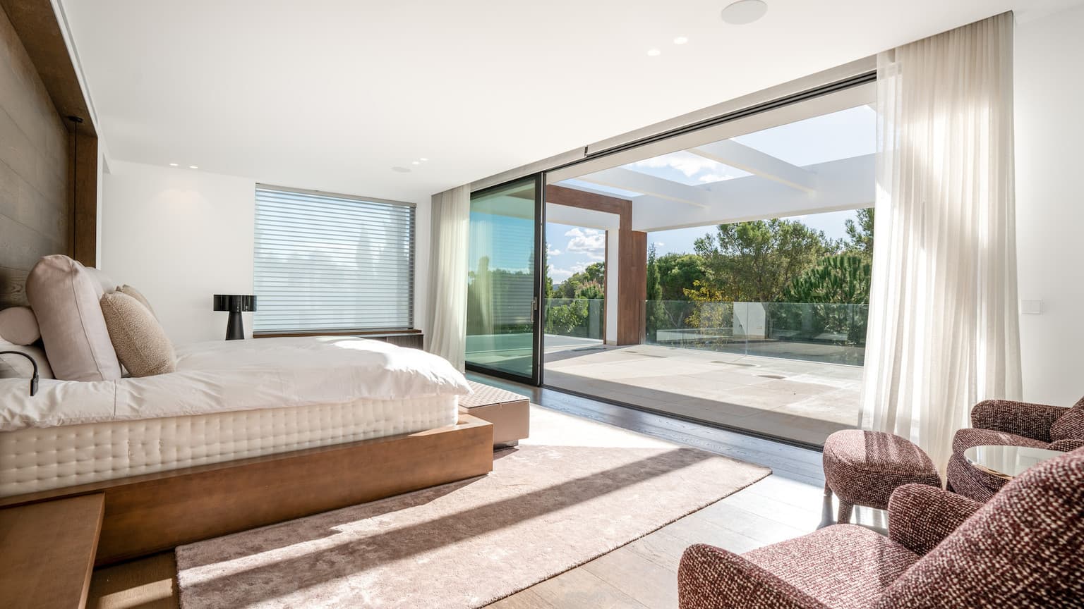 Modern Santa Ponsa Villa with Pool and Gym - Gallery image 11