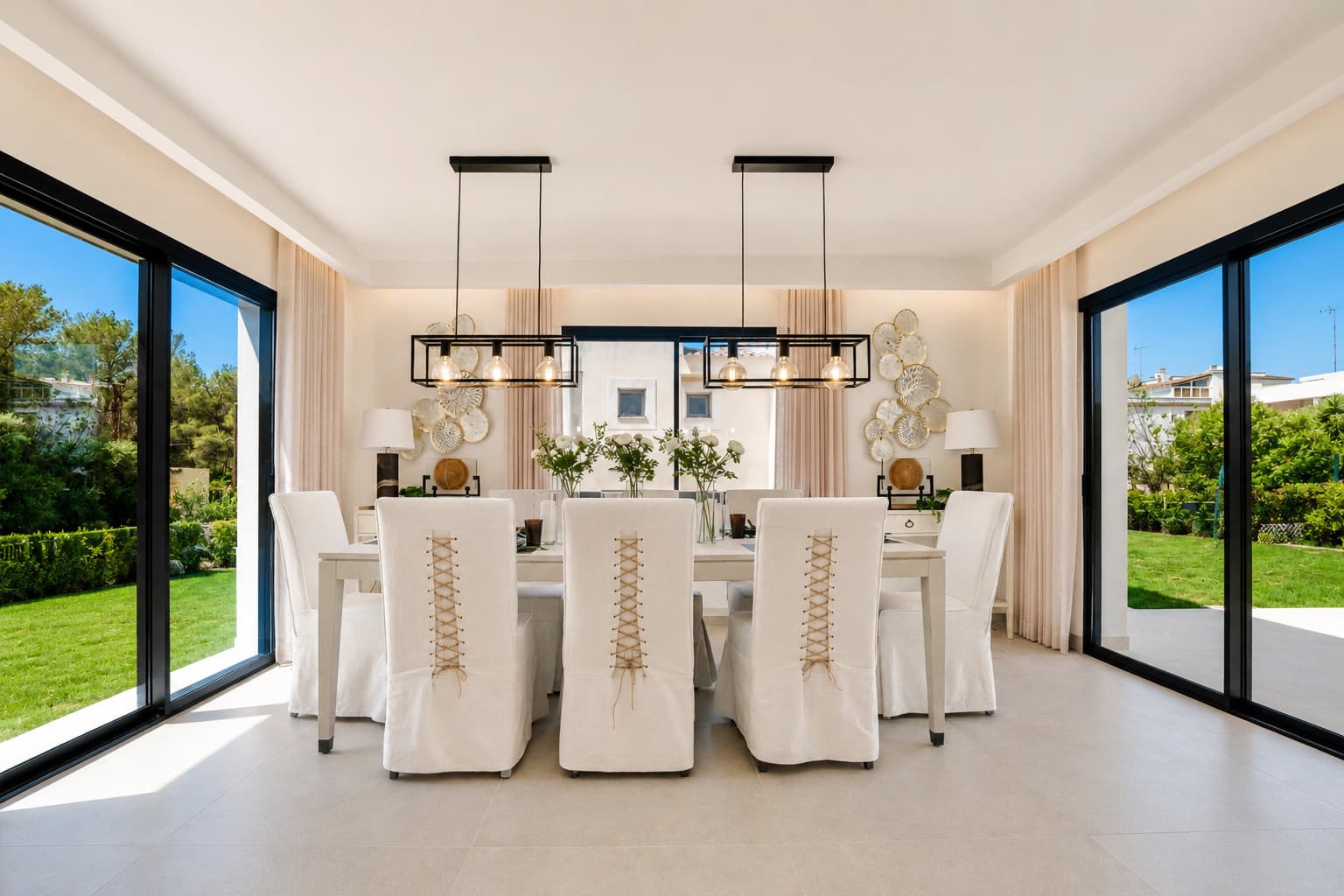 Elegant Mediterranean Villa  – Walking Distance to the Beach - Gallery image 5