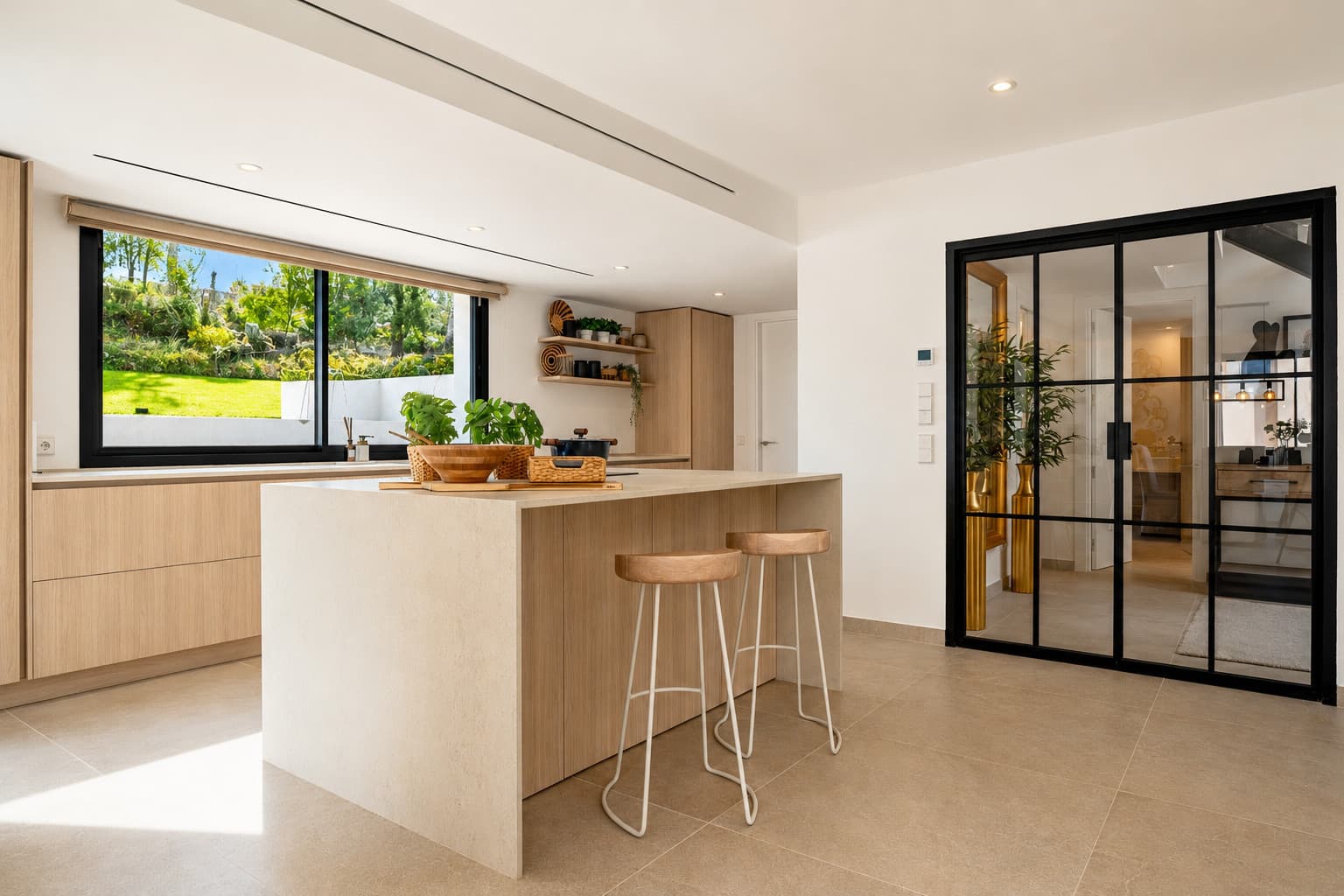 Elegant Mediterranean Villa  – Walking Distance to the Beach - Gallery image 3