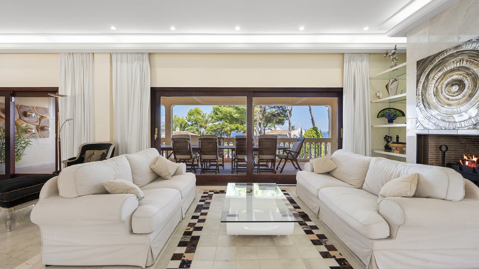 Spacious Seven Bedroom Villa With Sea View - Gallery image 11