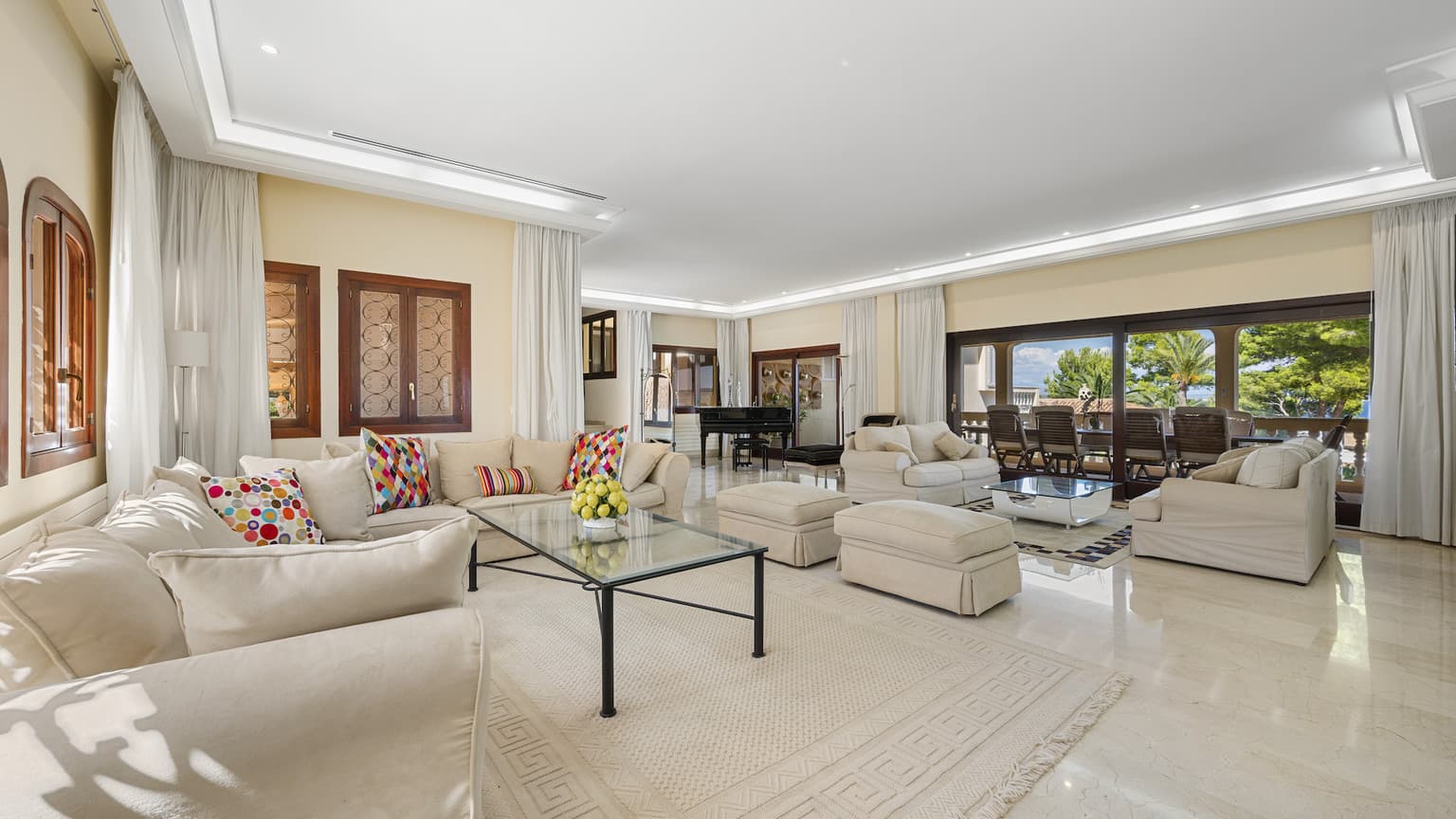 Spacious Seven Bedroom Villa With Sea View - Gallery image 12