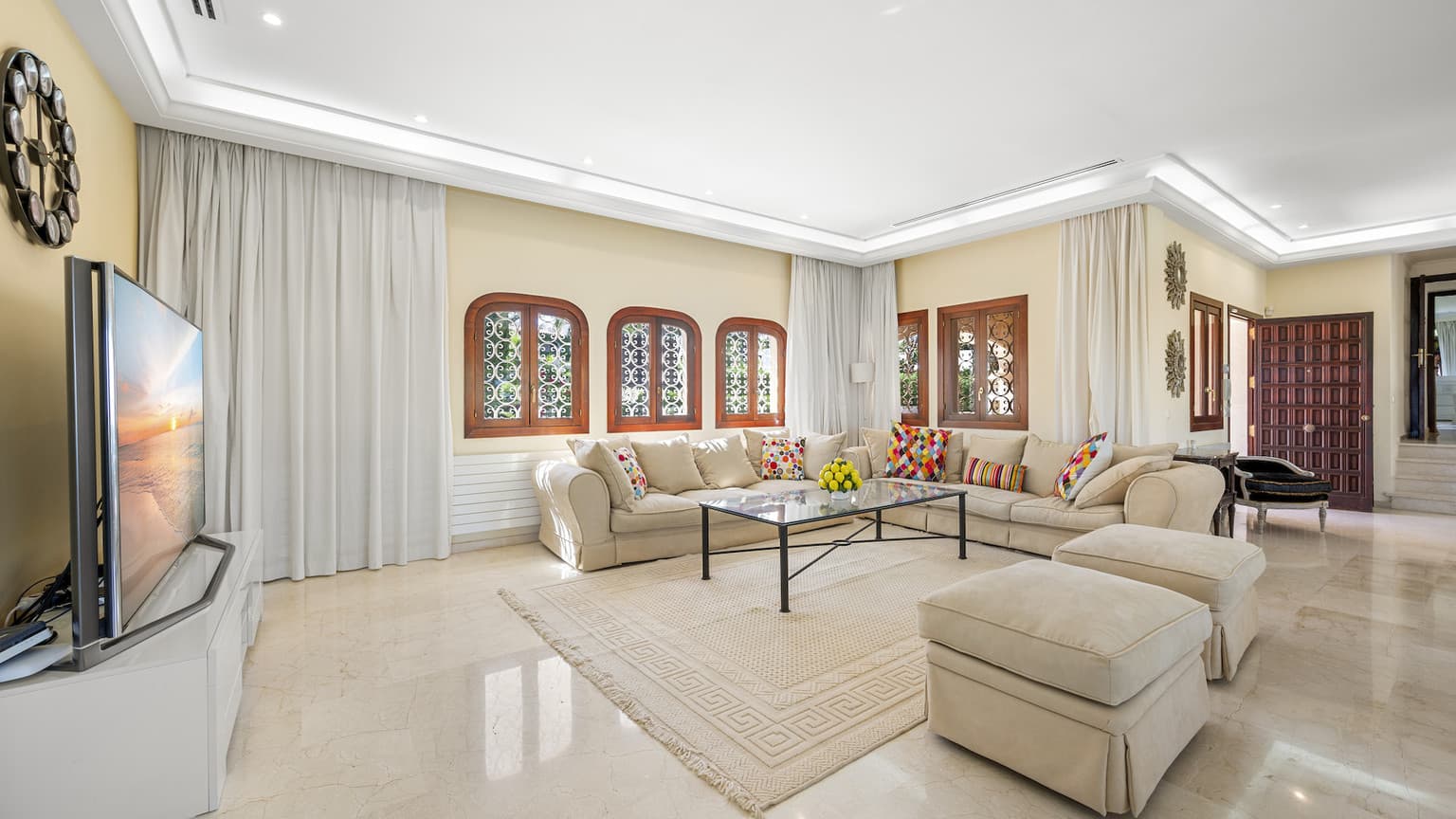 Spacious Seven Bedroom Villa With Sea View - Gallery image 14