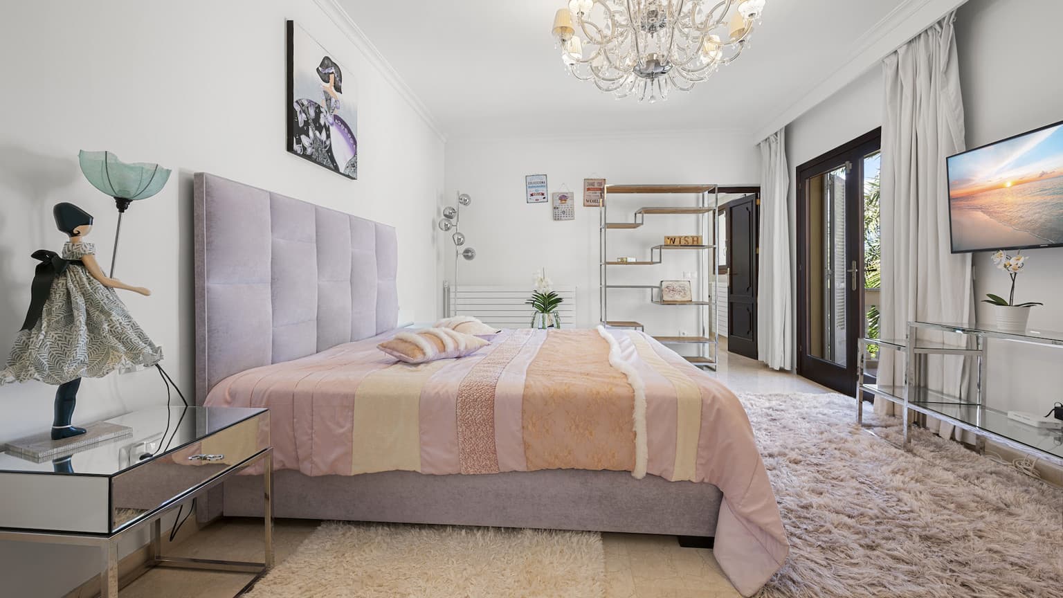 Spacious Seven Bedroom Villa With Sea View - Gallery image 25