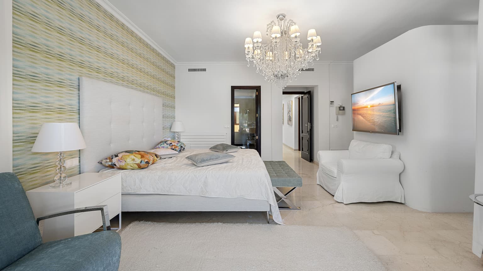 Spacious Seven Bedroom Villa With Sea View - Gallery image 33