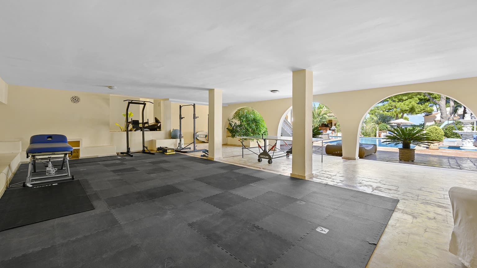 Spacious Seven Bedroom Villa With Sea View - Gallery image 41