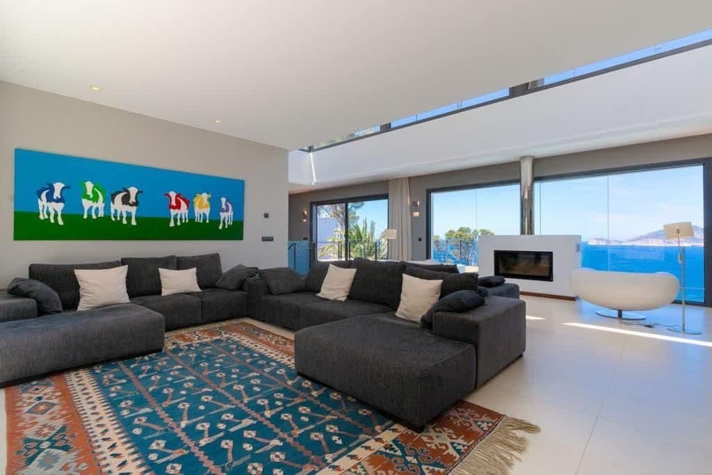 Seafront Villa with Paddle Court - Gallery image 16