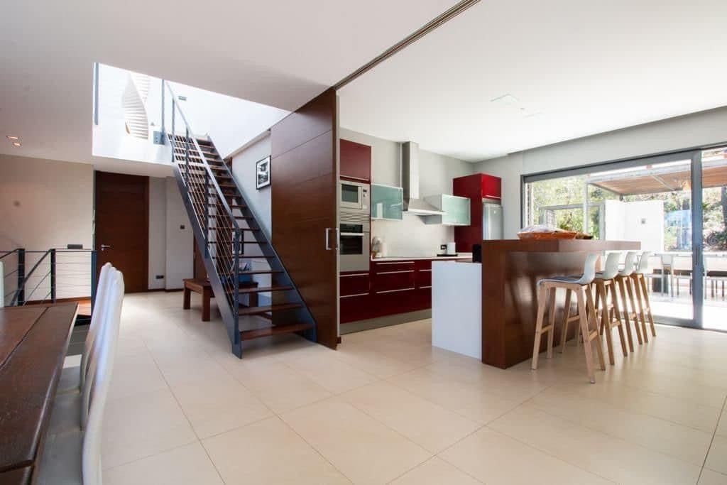 Seafront Villa with Paddle Court - Gallery image 18