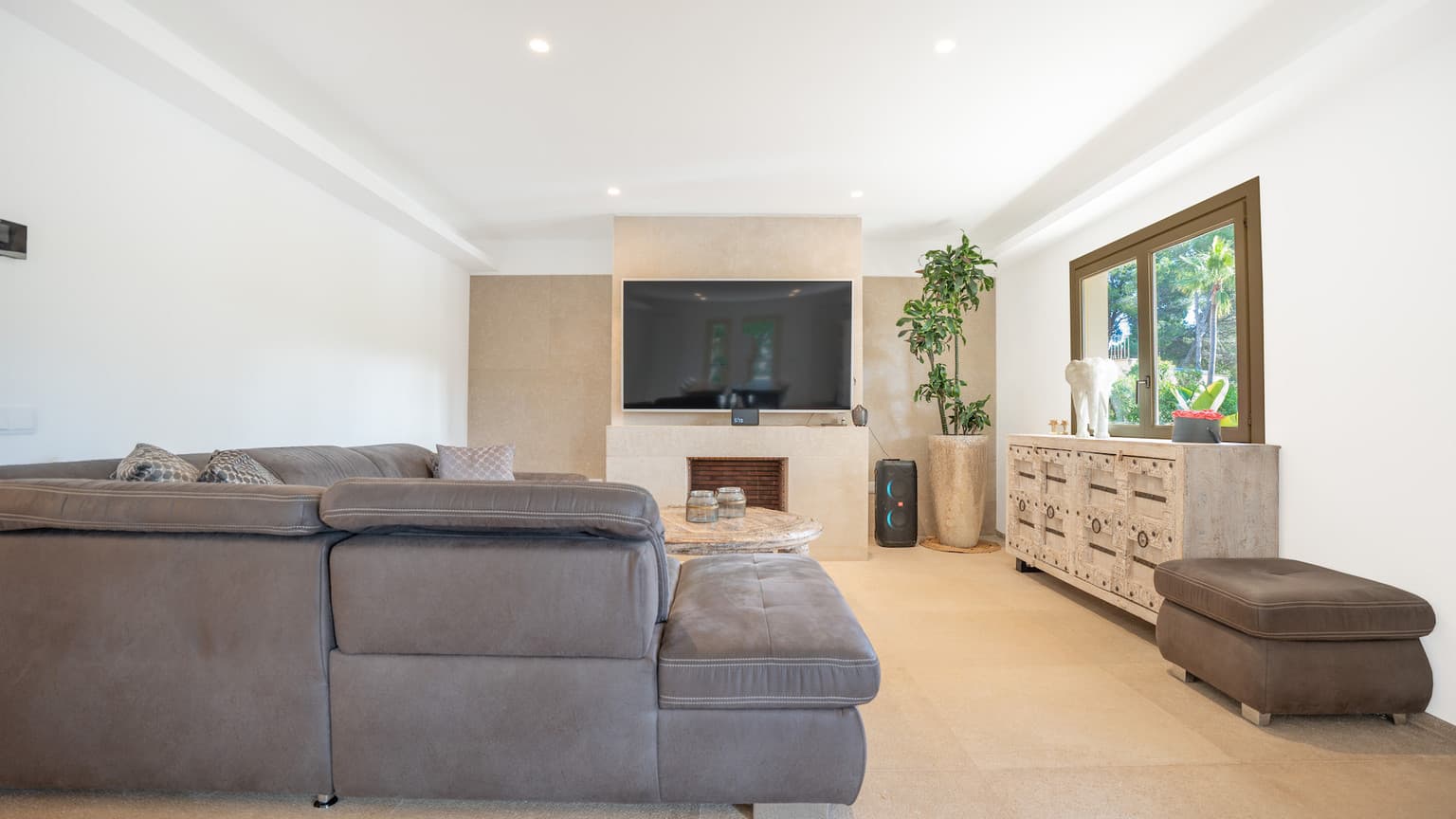 Elegant Family Home in Southwest - Gallery image 23