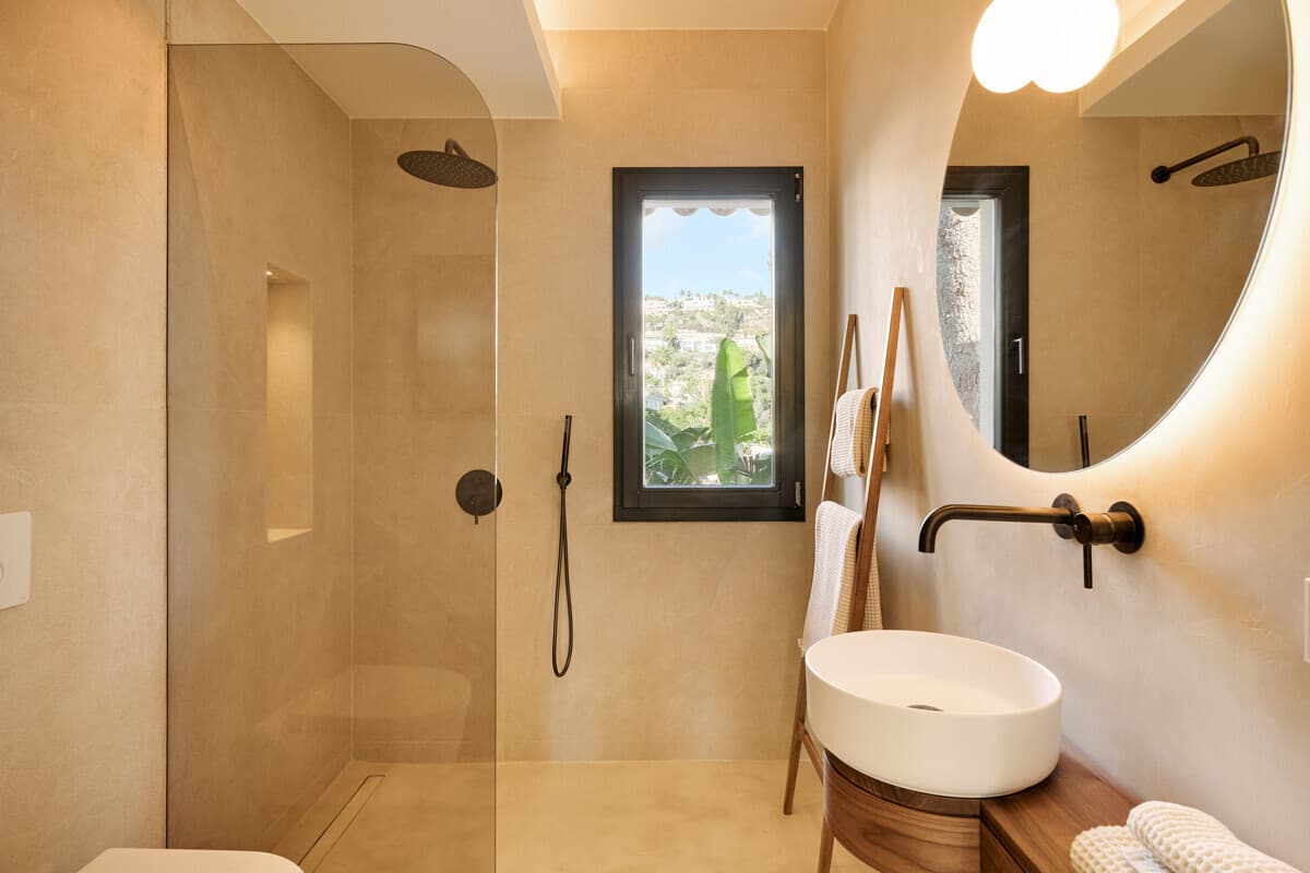 Spacious Furnished Villa with Sea View in Costa - Gallery image 15