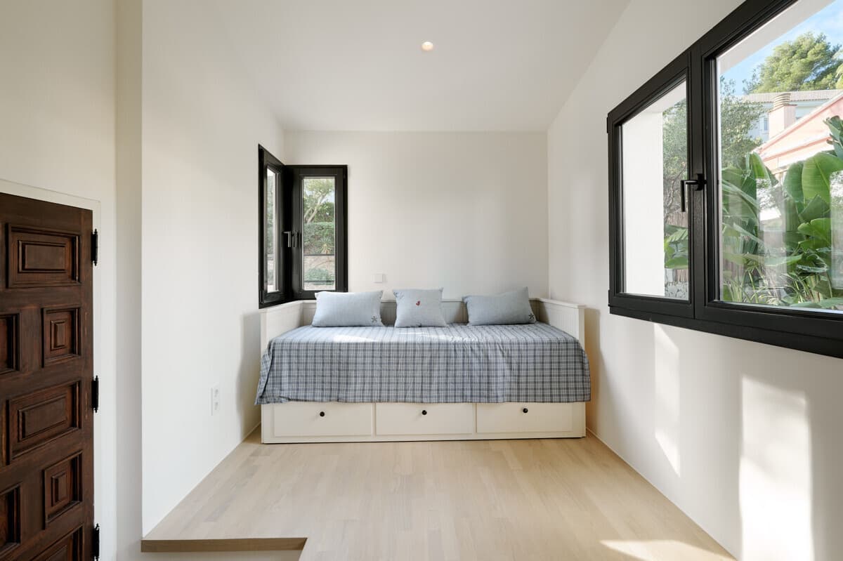 Spacious Furnished Villa with Sea View in Costa - Gallery image 16