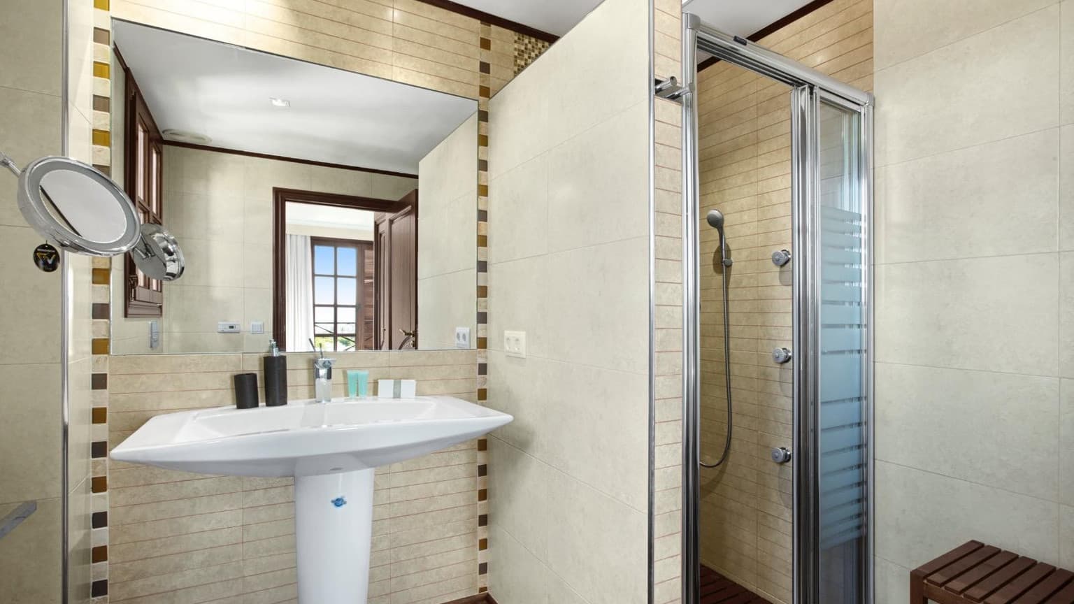 Detached Villa with Sea Views in Marratxí – Only 15 Minutes to Palma de Mallorca - Gallery image 15