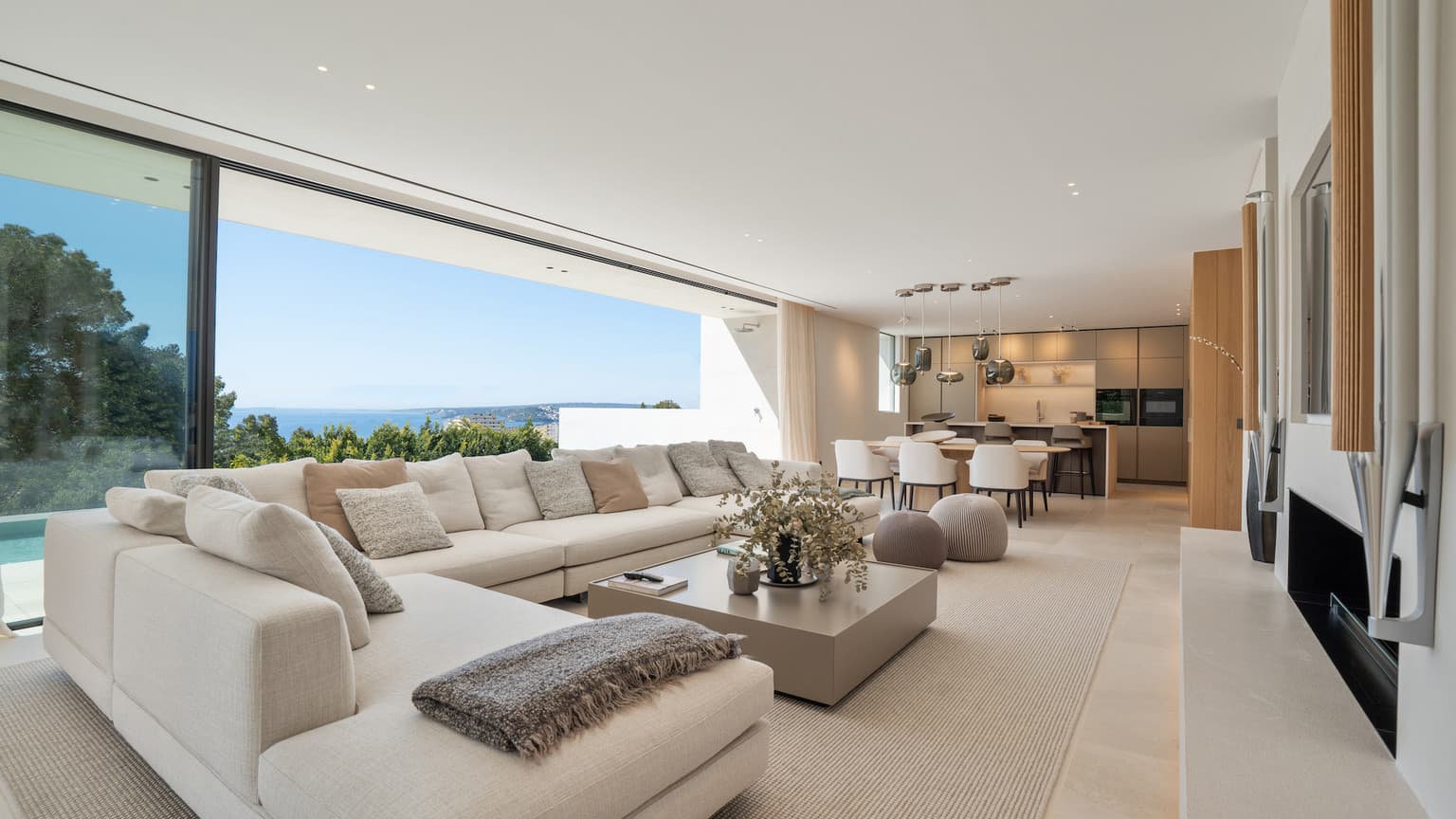 Exclusive Luxury Villa in Mallorca with 2 Pools – Architectural Elegance Meets Modern Living - Gallery image 4