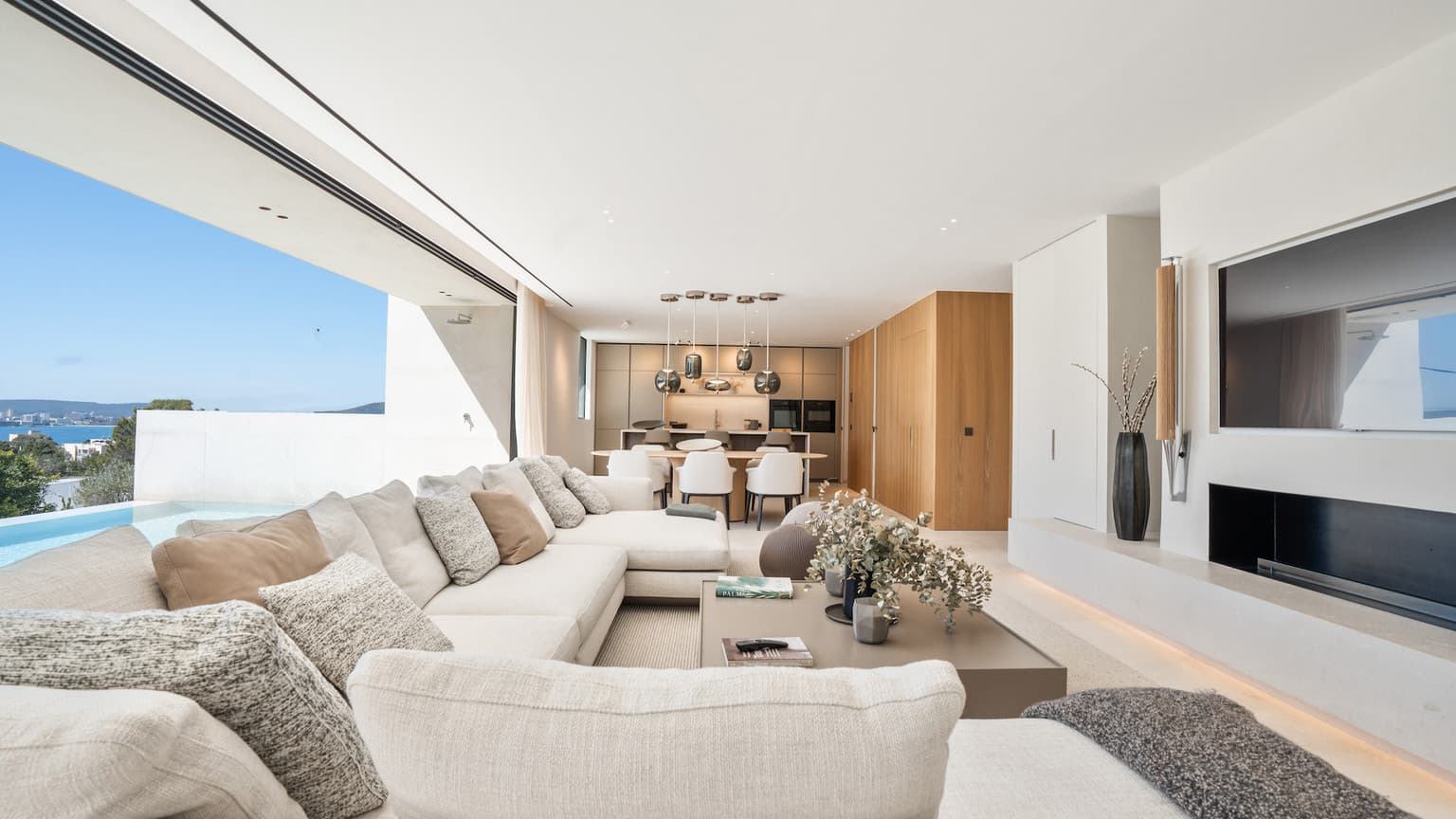 Exclusive Luxury Villa in Mallorca with 2 Pools – Architectural Elegance Meets Modern Living - Gallery image 7