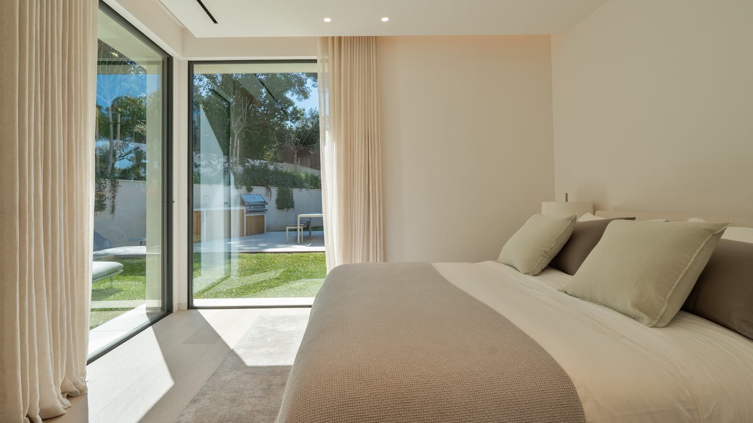 Exclusive Luxury Villa in Mallorca with 2 Pools – Architectural Elegance Meets Modern Living - Gallery image 14