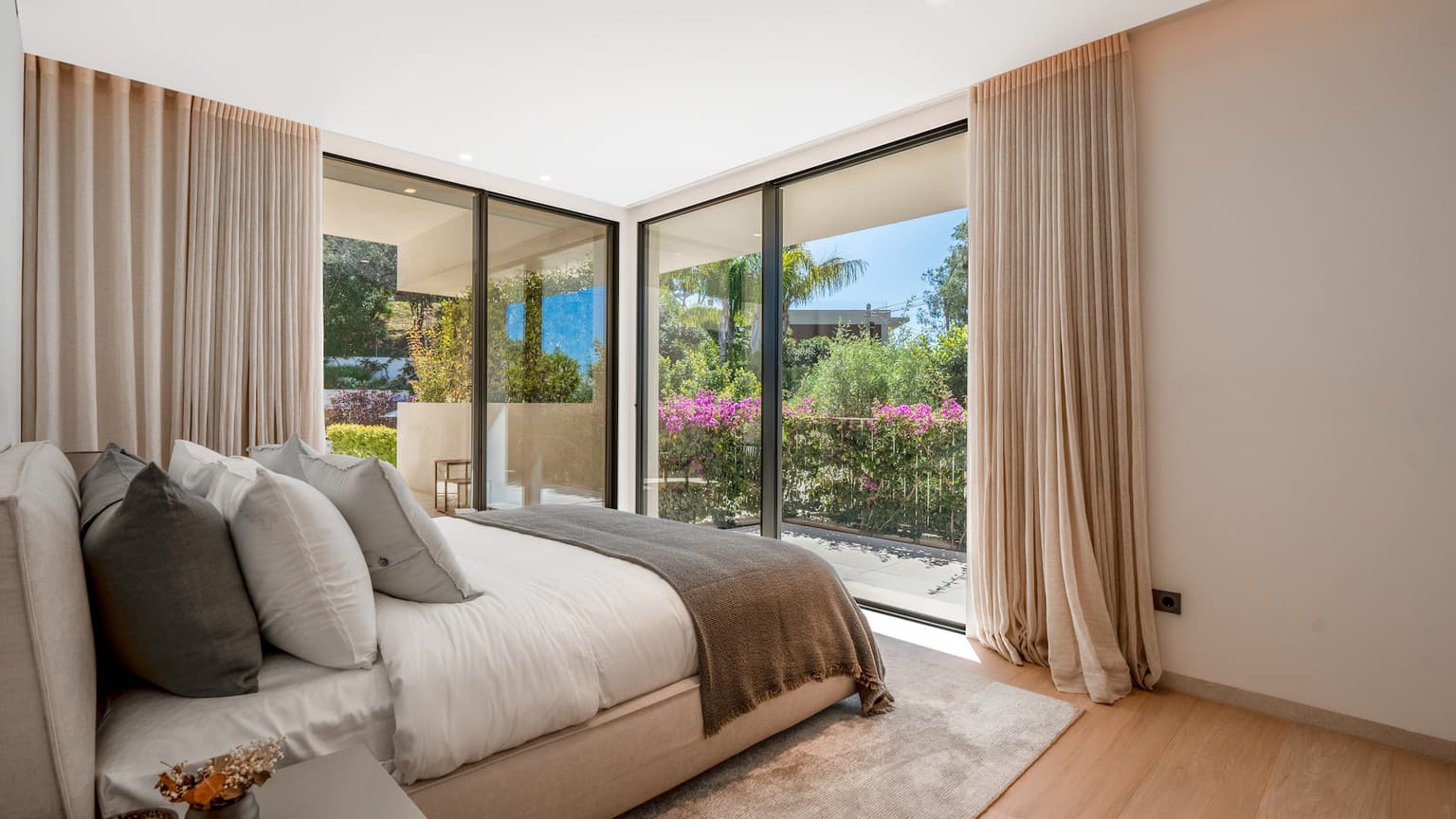 Exclusive Luxury Villa in Mallorca with 2 Pools – Architectural Elegance Meets Modern Living - Gallery image 10