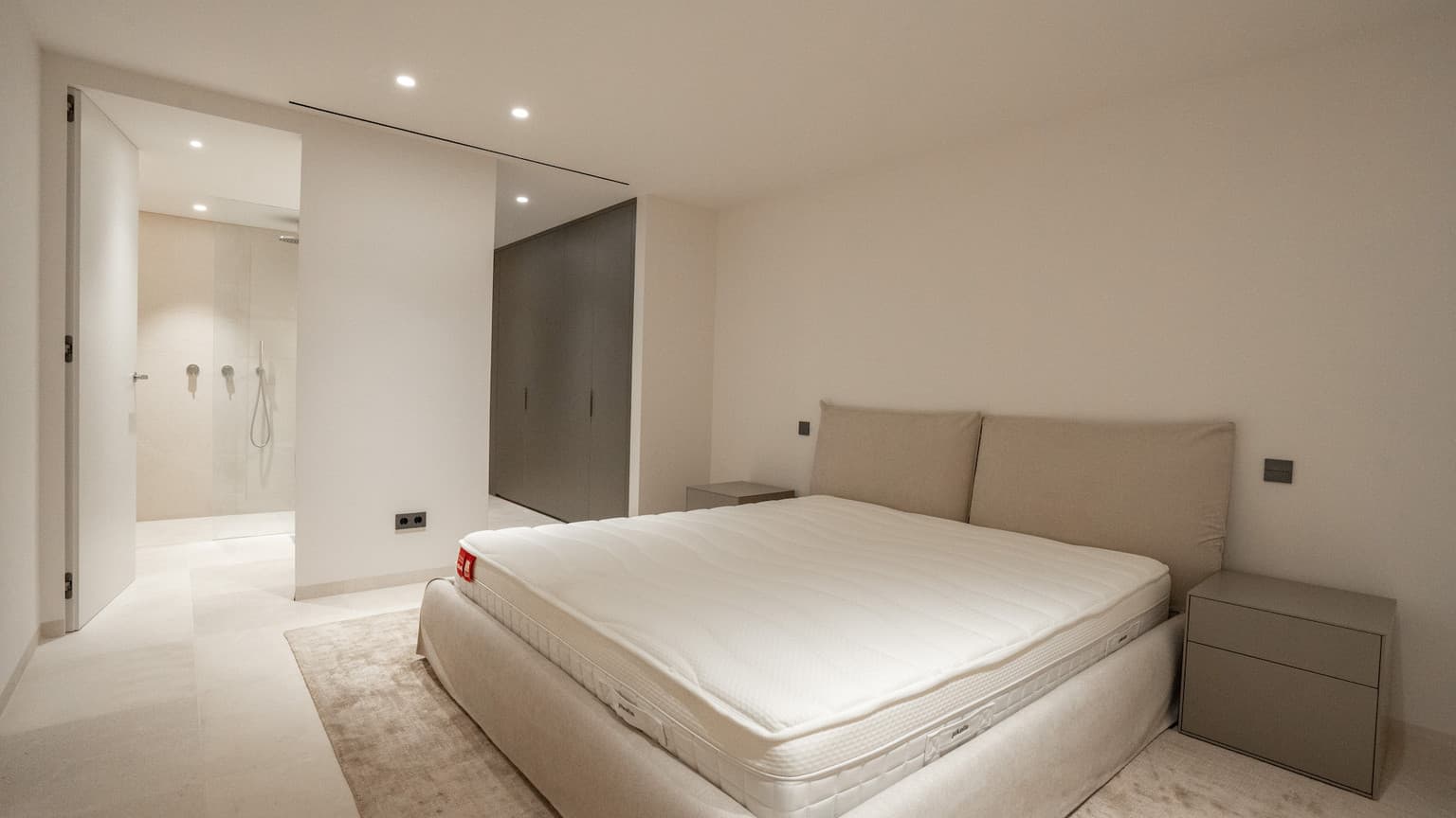 Exclusive Luxury Villa in Mallorca with 2 Pools – Architectural Elegance Meets Modern Living - Gallery image 39