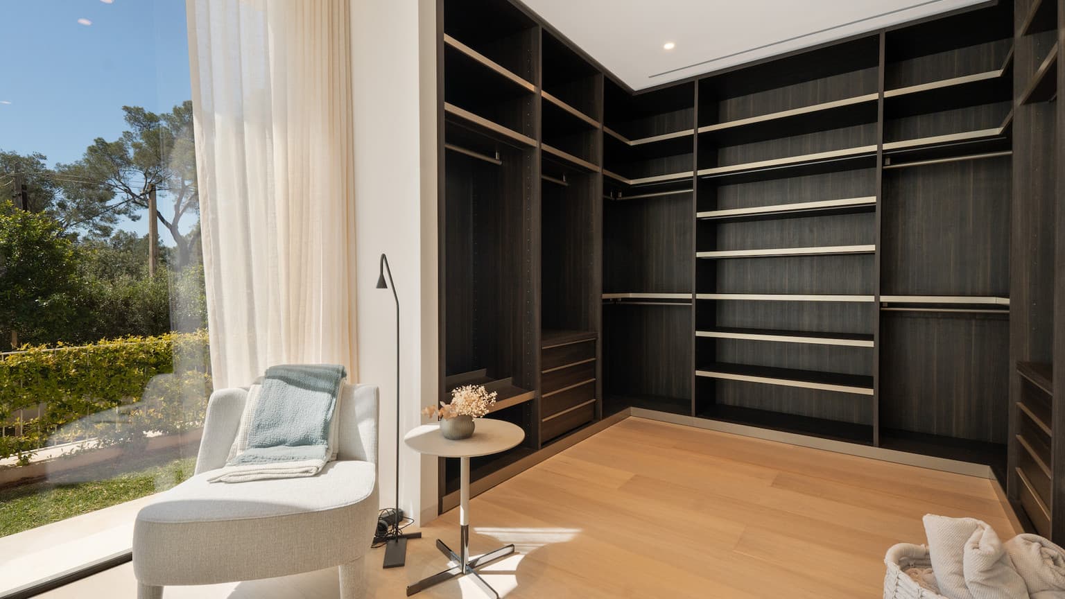 Exclusive Luxury Villa in Mallorca with 2 Pools – Architectural Elegance Meets Modern Living - Gallery image 36