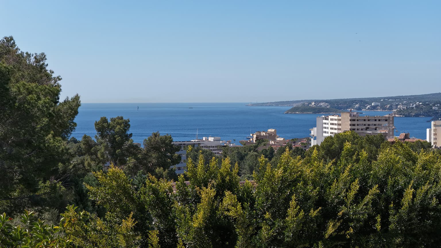 Exclusive Luxury Villa in Mallorca with 2 Pools – Architectural Elegance Meets Modern Living - Gallery image 2