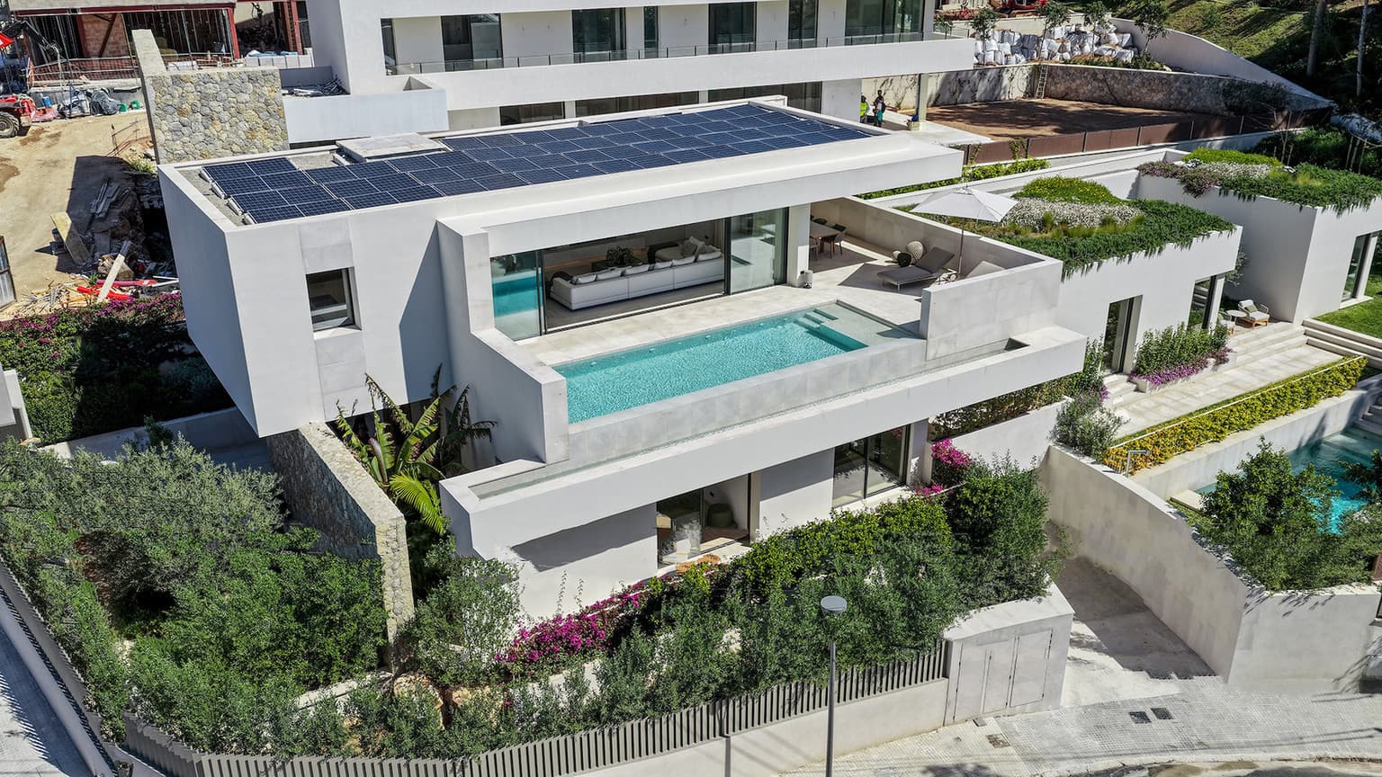 Exclusive Luxury Villa in Mallorca with 2 Pools – Architectural Elegance Meets Modern Living - Gallery image 1