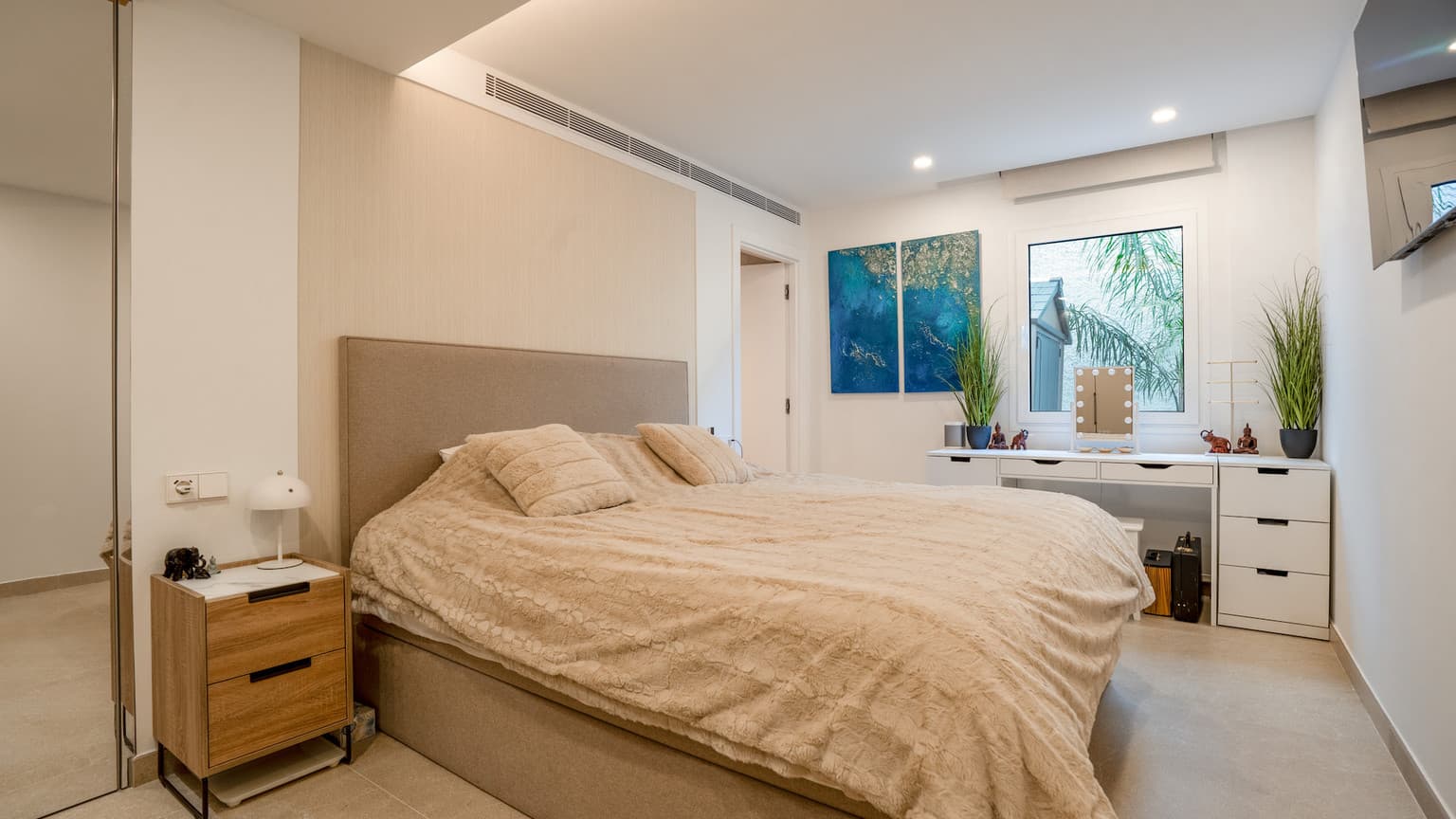 first sea line direct acces apartment for rent - Gallery image 8