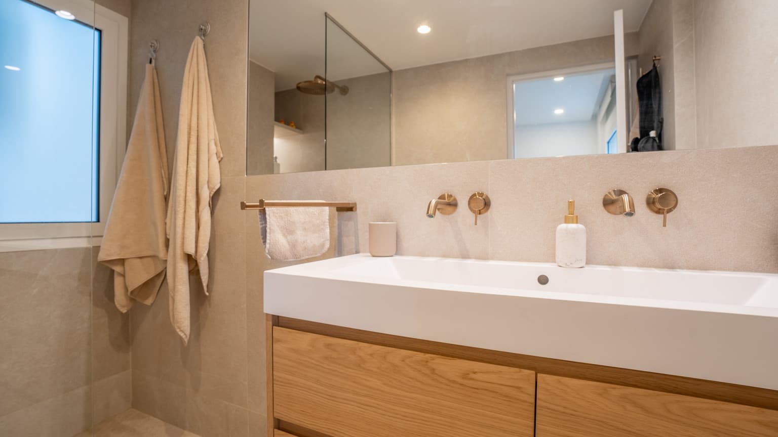 first sea line direct acces apartment for rent - Gallery image 12