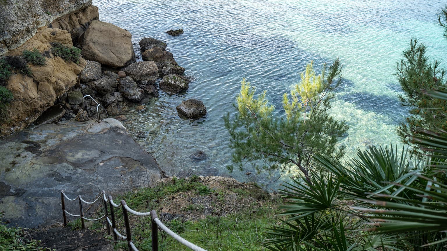 first sea line direct acces apartment for rent - Gallery image 3