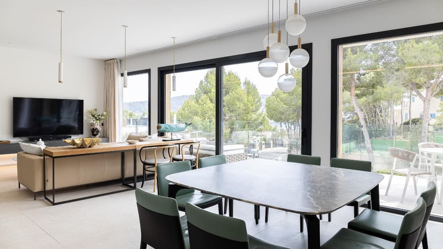 Spacious Villa for Rent with Sea Views in Camp de Mar - Gallery image 7