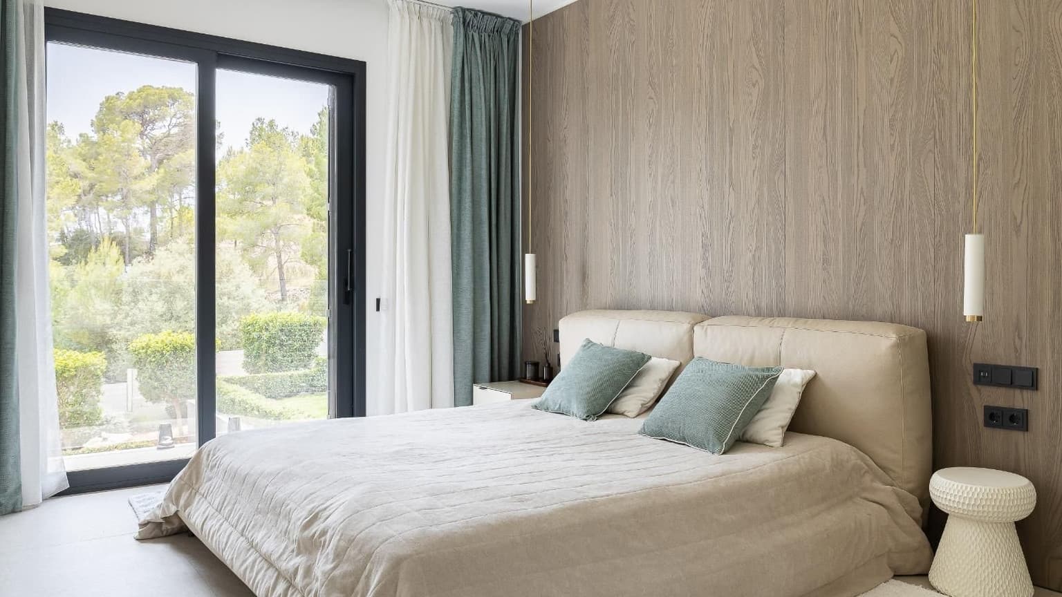 Spacious Villa for Rent with Sea Views in Camp de Mar - Gallery image 16